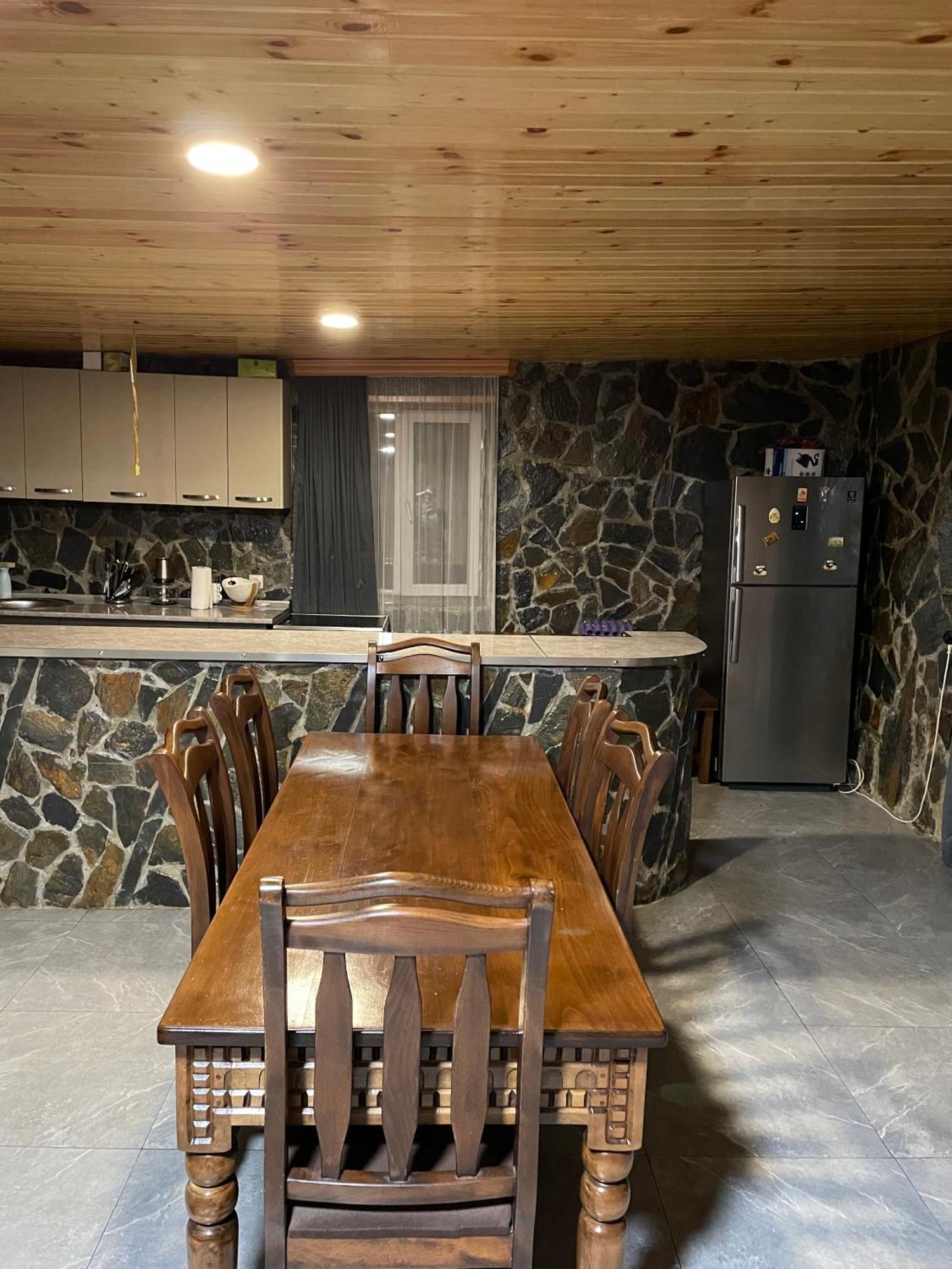 מסטיה Guesthouse "Megi" מראה חיצוני תמונה