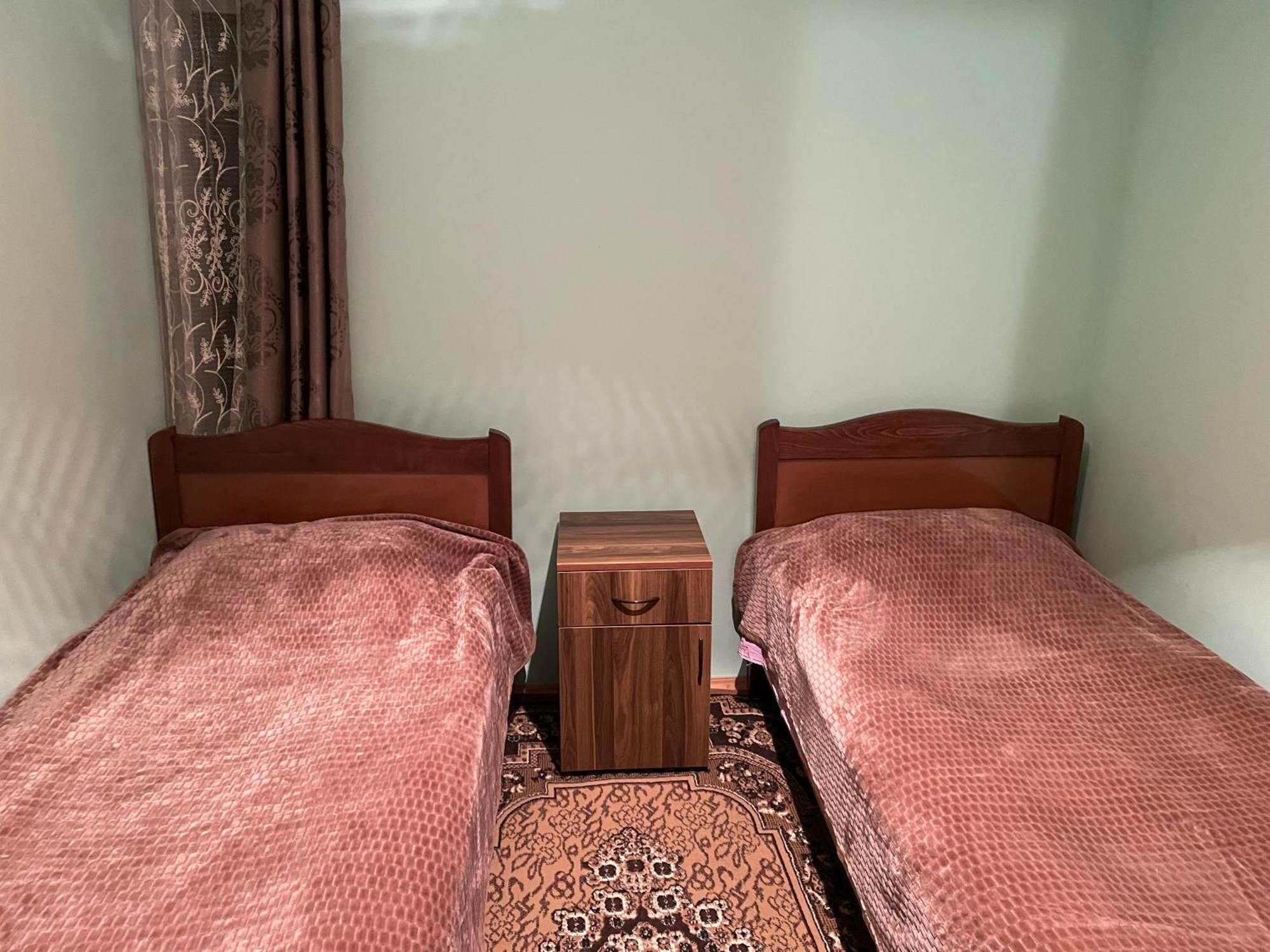 מסטיה Guesthouse "Megi" מראה חיצוני תמונה