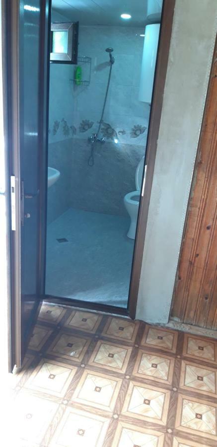 מסטיה Guesthouse "Megi" מראה חיצוני תמונה